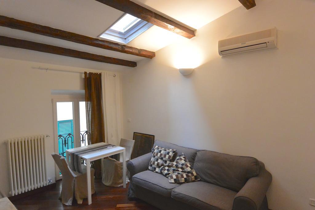 Appartamento Dei Sassetti Savona Exteriör bild