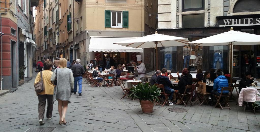 Appartamento Dei Sassetti Savona Exteriör bild